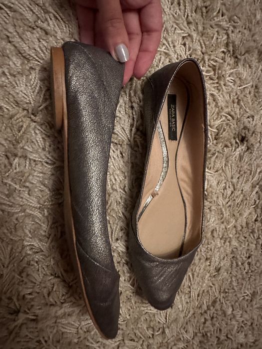 Sabrinas cinzentas brilhantes Zara