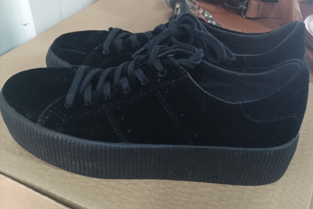 Sapatilhas/Tênis Senhora Pull & Bear. Tam.40