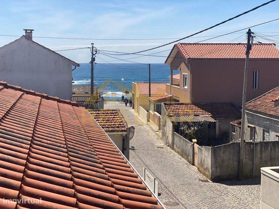 Moradia para restauro à beira mar em Aguçadoura - Póvoa de Varzim