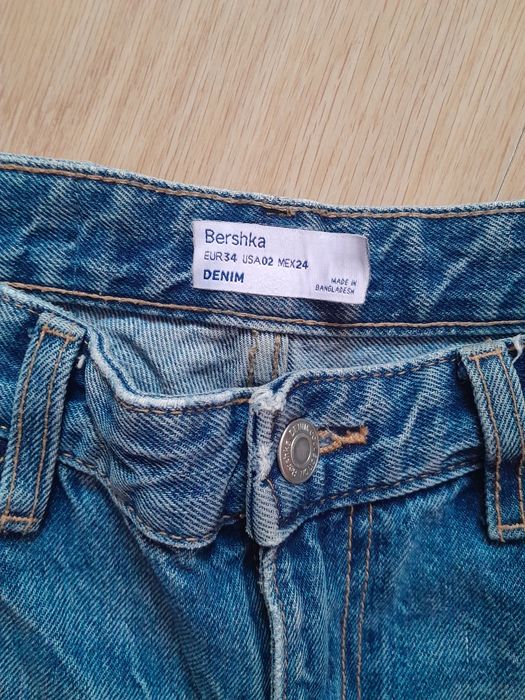 Джинсы Bershka р.xs