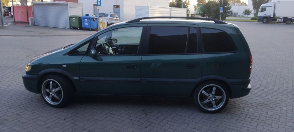 Opel Zafira A  2.2 benzyna/LPG  2002r  7 osób