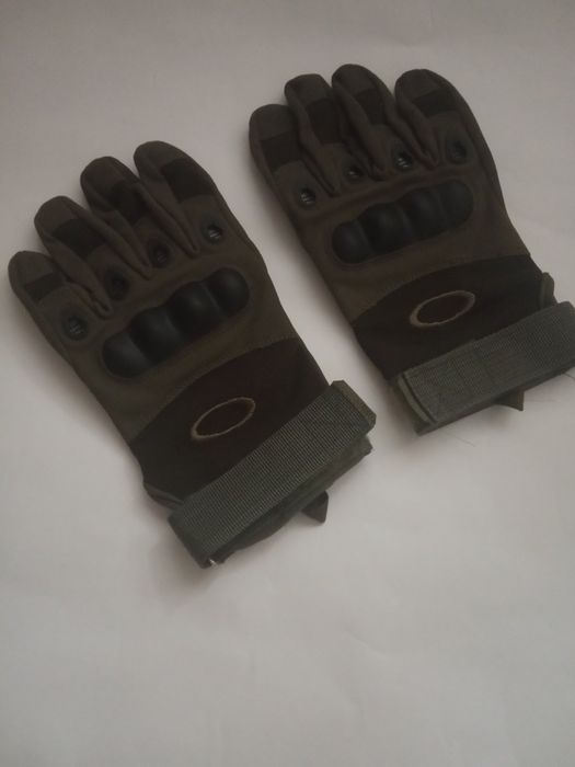 Рукавицы 500 грн.   Новые.