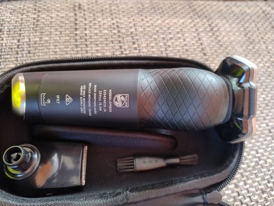 Електробритва Philips S9000 Prestige SP9830 SkinIQ