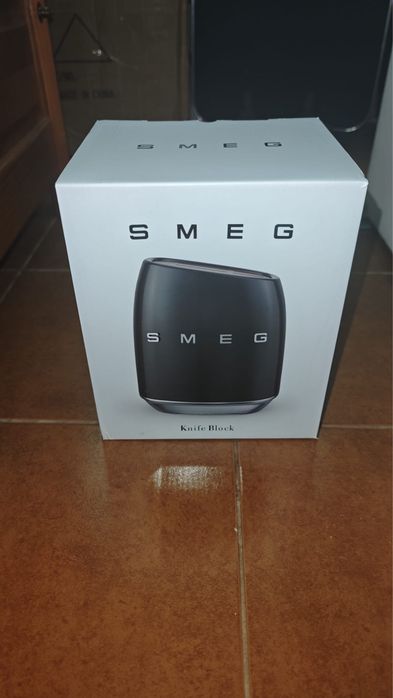 Bloco de Facas SMEG Completo