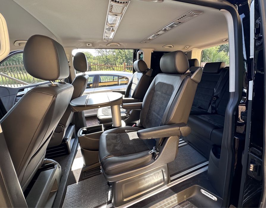 Transport na lotniska , przewóz osób i inne.