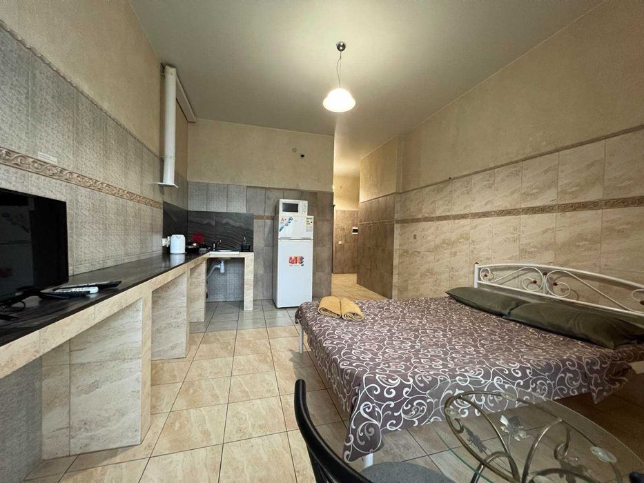 1к Коновальця,Щорса Новий будинок Подобово Погодинно Метро Печерська