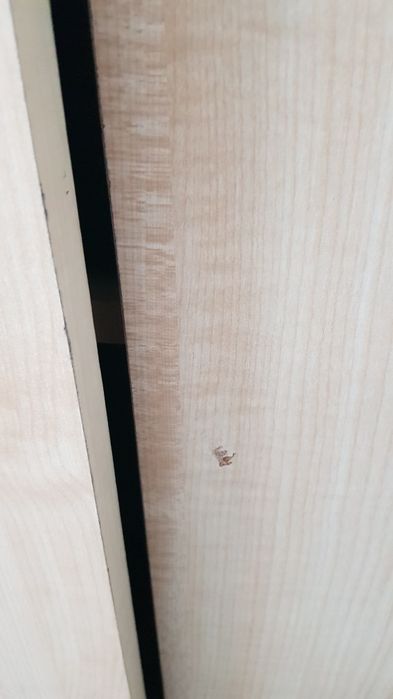 Duża szafa z półkami i szufladami