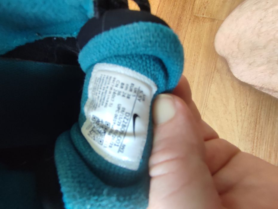 Sapatilhas Nike e botas Timberland