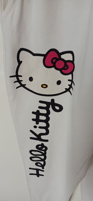 Białe dresy Hello Kitty rozm. 152