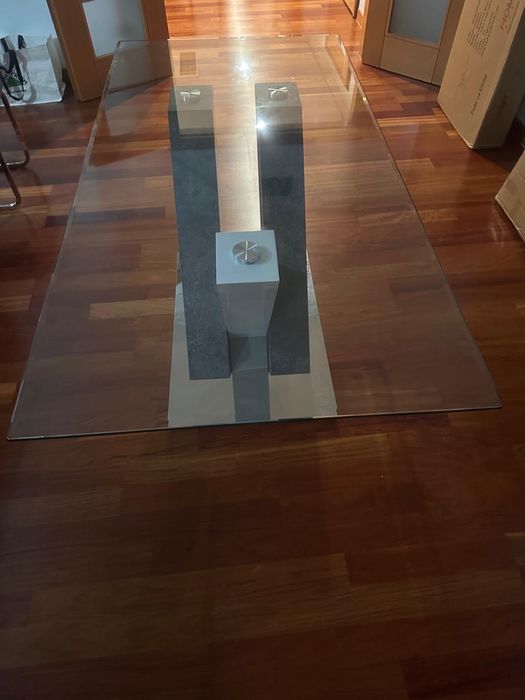 Mesa elegante para 6 pessoas em otimo estado!.