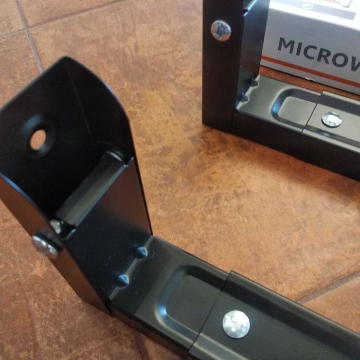 Кронштейн для мікрохвильовки Brateck MB-6 B чорного кольору Кріплення