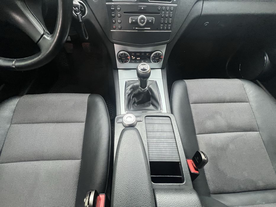 Дуже гарний стан , всі деталі по телефону