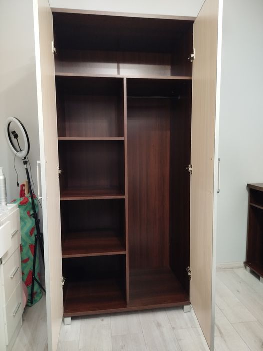 Komplet mebli Bodzio: szafa, łóżko, biurko, regał - bardzo dobry stan