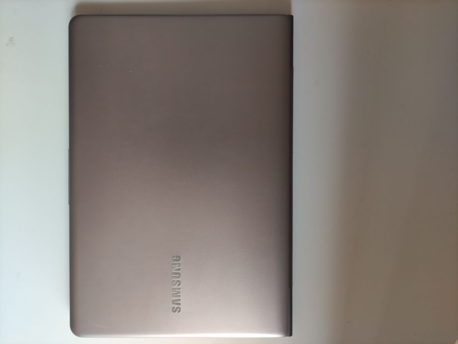 Portátil Samsung Ultrafino