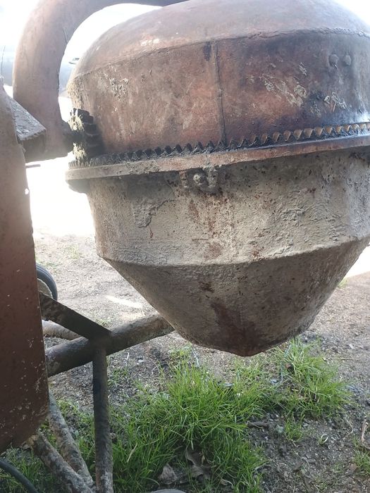 Betoniarka sprawna  200 l
