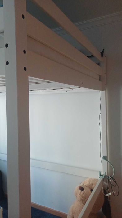 Cama Alta de 140× 2m Ikea