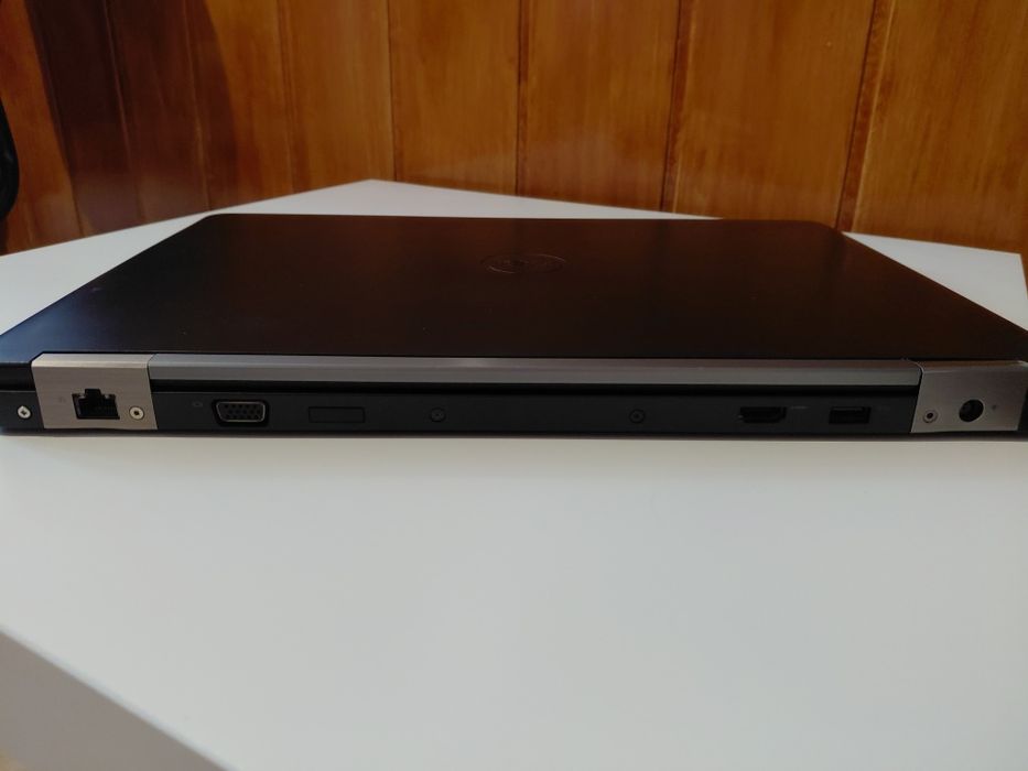 Ноутбук DELL latitude E5570