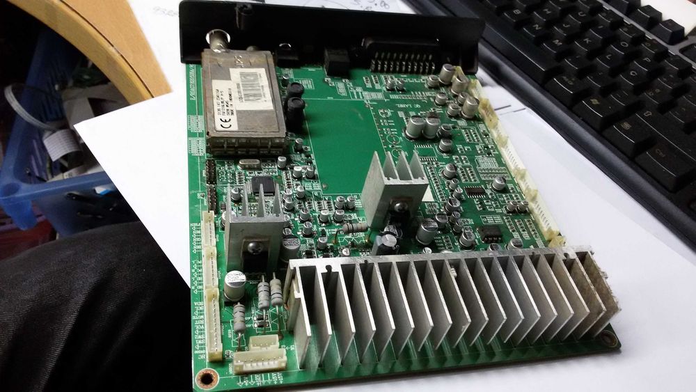 e/rsag7.820.528a/roh placa de video e audio tv lcd hisense lcd4033eu