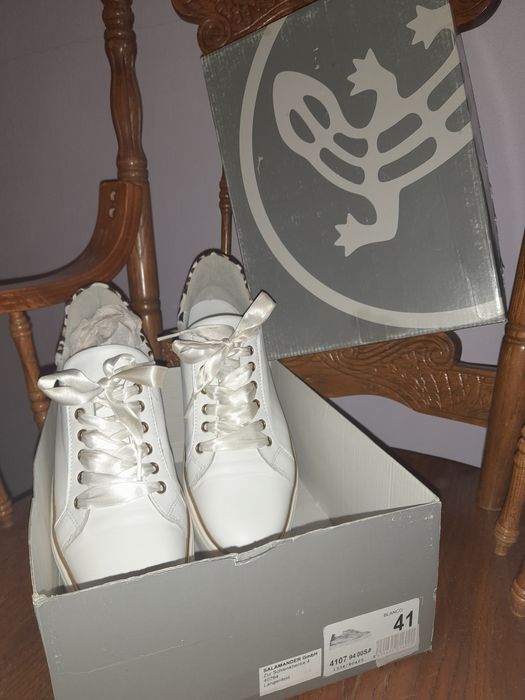 Białe sneakersy Salamander