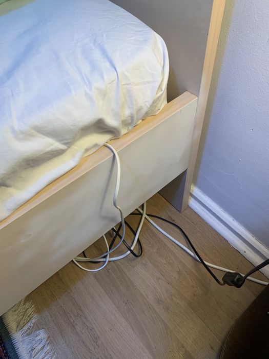 Cama sem colchão