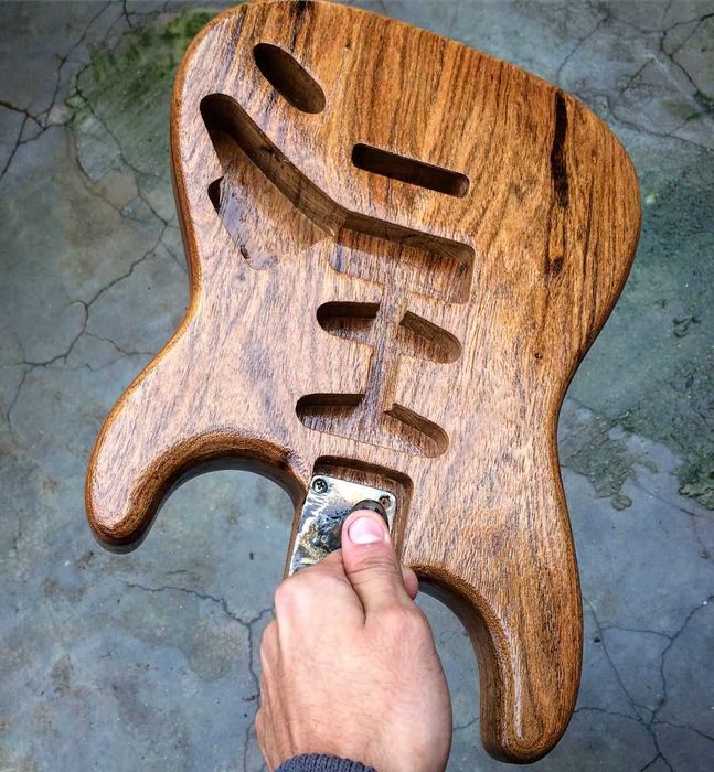 Dualibi Luthieria | Luthier Daniel – Setup, Manutenção e Construção