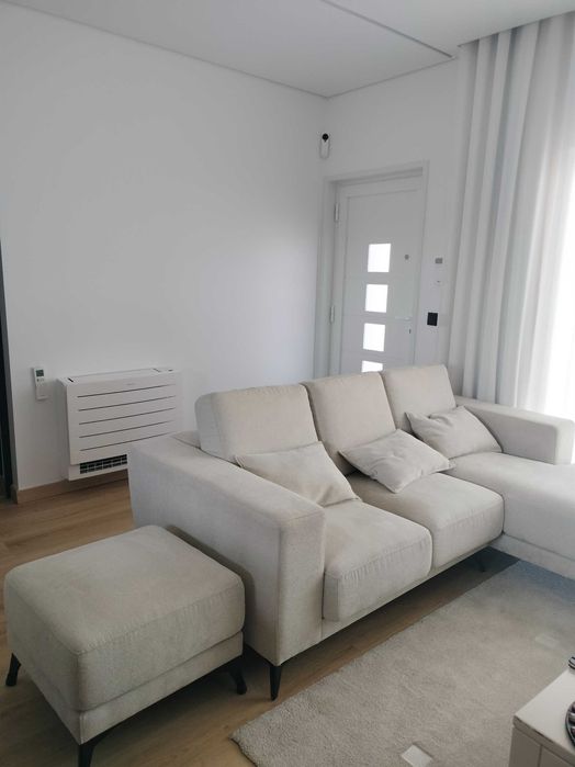 Sofá branco semi novo - em óptimo estado