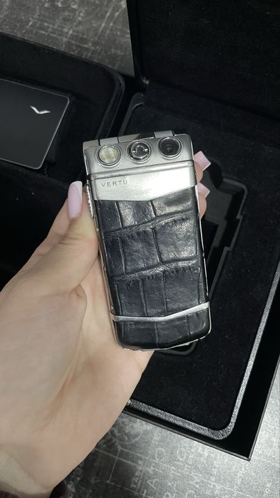Vertu Constellation Ayxta Steel Aluminium Black Alligator