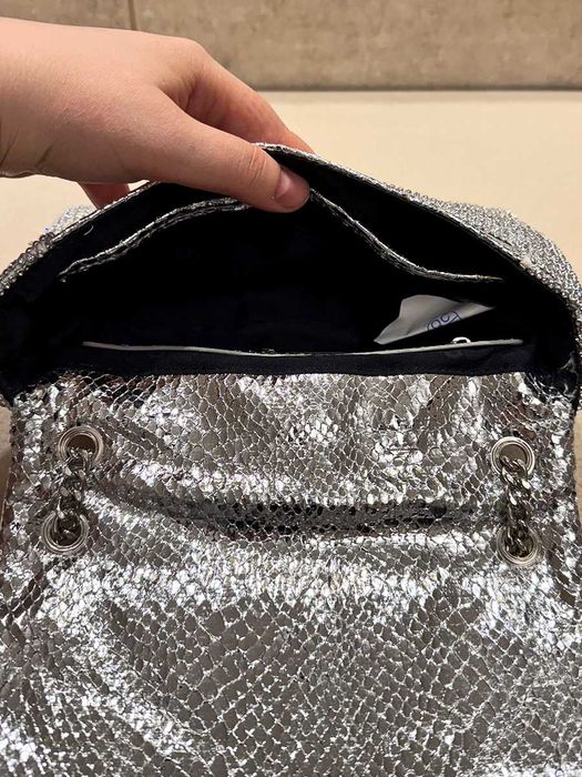 Skrząca się pikowana torebka Steve Madden