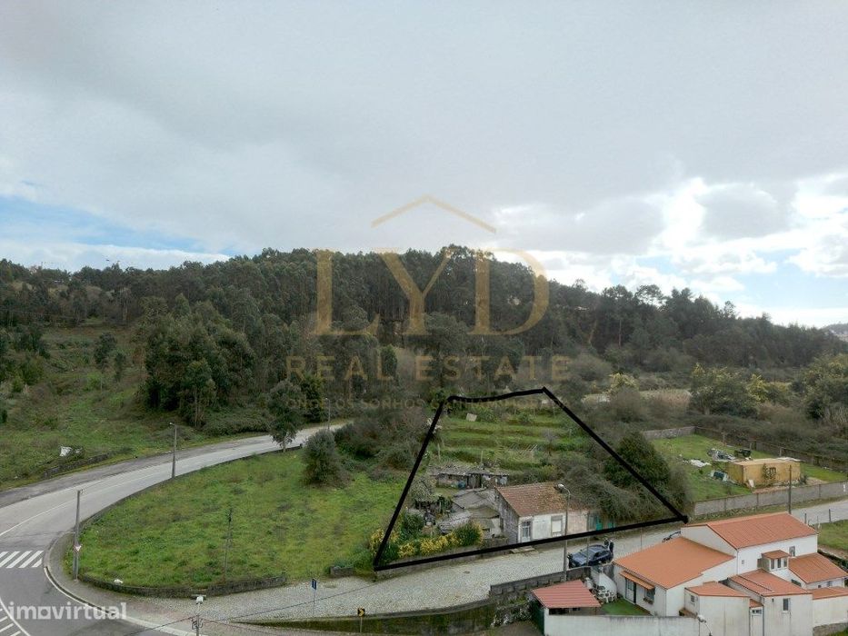 Moradia para restauro Águas Santas