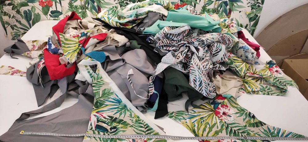 Ścinki kawałki tkanin poliestrowych (mix bawełna, welur) - 12kg!