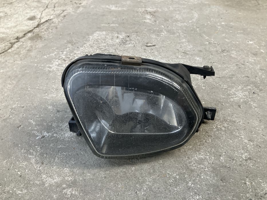 Mercedes-Benz W211 - halogen prawy