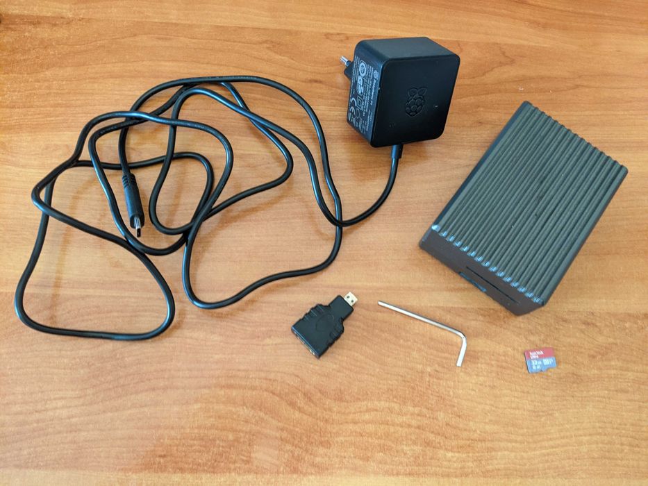 Raspberry pi 4 2GB + Caixa metálica + Carregador + Cartão SD 32GB