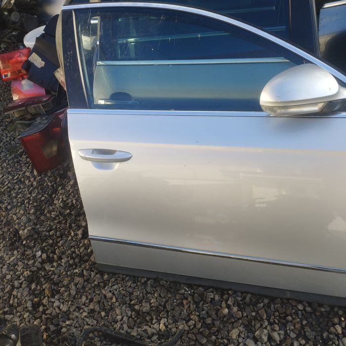 Volkswagen passat B6 drzwi przód prawe kompletne la7w Europa ładne