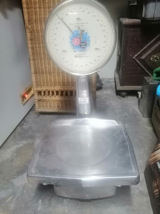 Balança industrial ,esteve a trabalhar em uma engomadoria,vendo barato.
