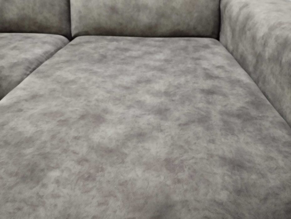 Sofá com chaise longue