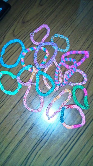 Браслети ручної роботи.