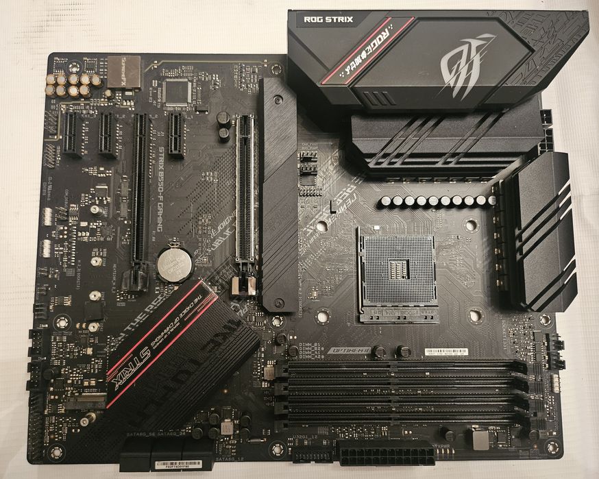 Материнська плата Asus Strix B550-F Gaming B550 AM4 AMD