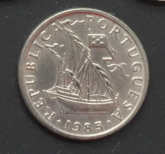 Moeda 5$00 cupro / níquel - Portugal - 1985