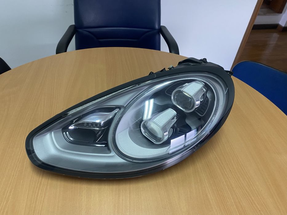 Optica frontal esquerda porsche panamera
