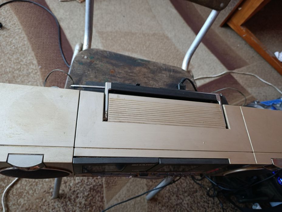 Продам магнитофон SHARP