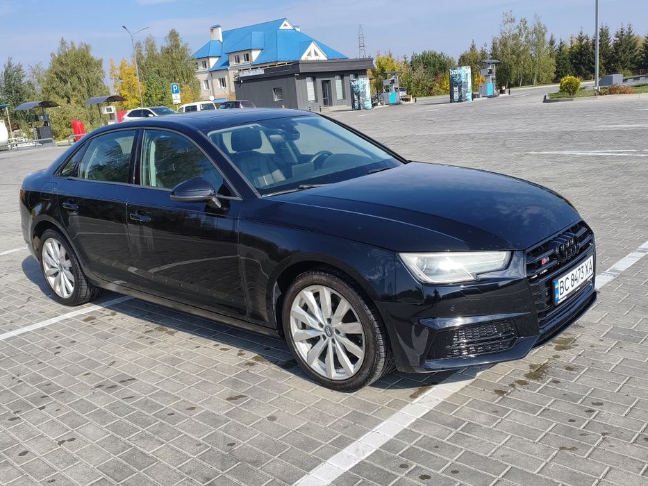 Ауді A4B9 2015 року 2.0 бензин Quatrro