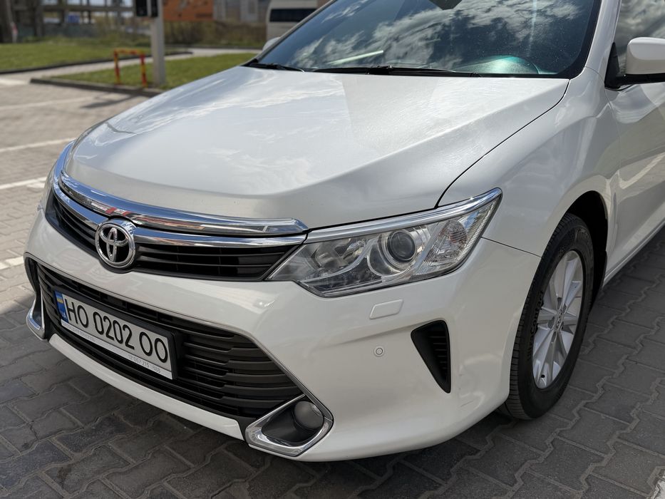 Toyota camry 55 2015