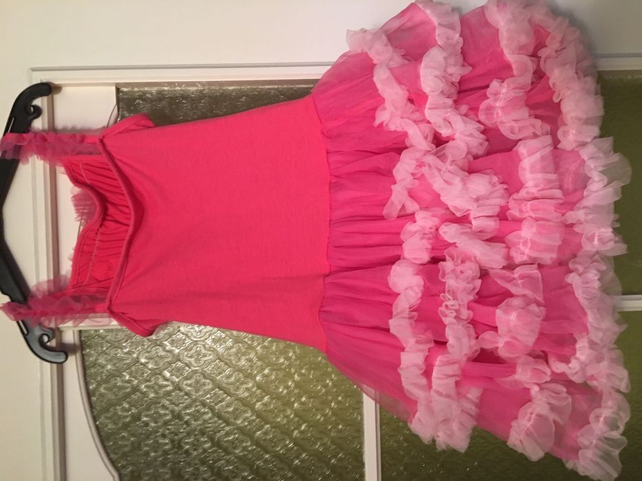 Sukienka falbany różowa