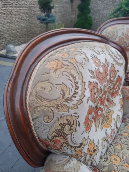 Диван та 2 крісла.Італія