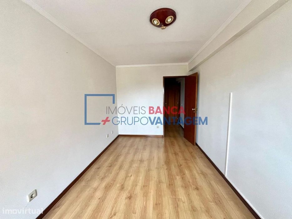 Apartamento T2 C/Varanda - Gondomar