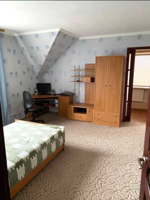 Продам классный 3х этажный дом Сурско-Литовское Днепр (с ремонтом)
