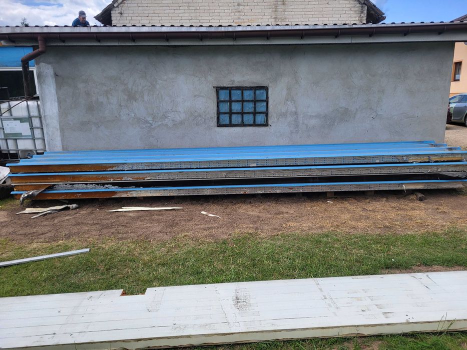 Plyta warstwowa dachowa