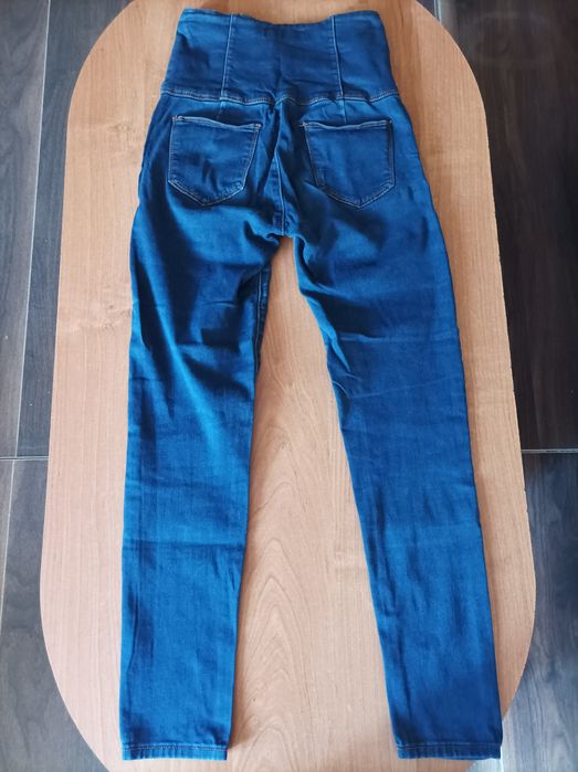 Spodnie jeansowe na wysoki stan rozmiar 36