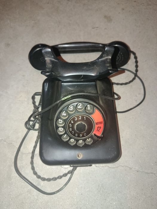 Telefone fixo antigo