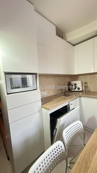 Продам чудову квартиру з ремонтом, метро Лісова. Ореста Левицького 20